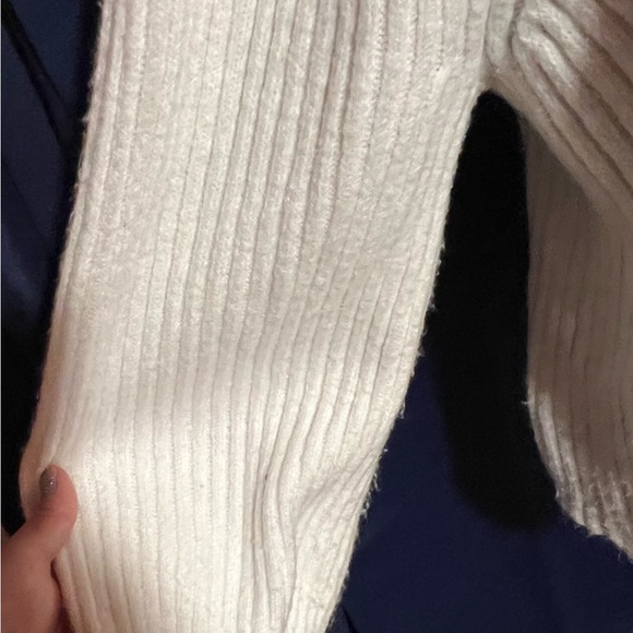 Cozy White Turtleneck Sweater - Picture 2 of 5